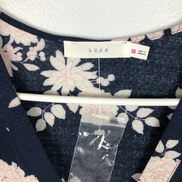 Lush Cold Shoulder Floral Print Blouse Size XS - Picture 3 of 8